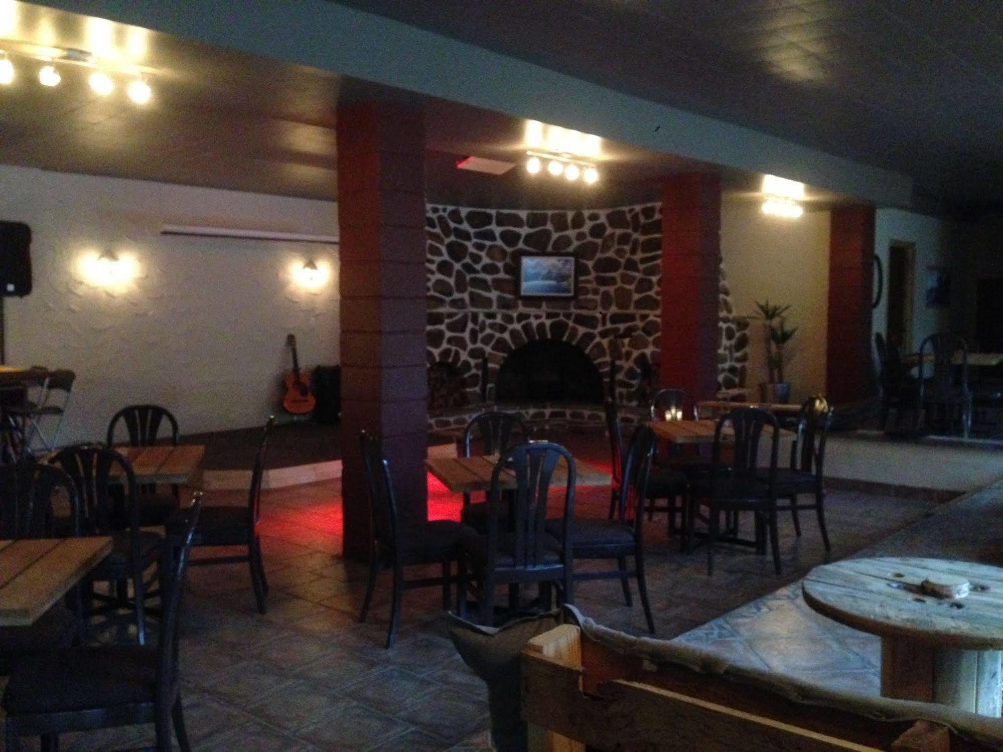 Hotel Attitude Montagne Saint Adolphe D'Howard Exterior foto